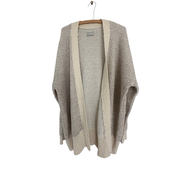 Women’s Urban Outfitters Medium Oversized Sweater Fits Large Cream Tan Cardigan - Picture 1 of 9